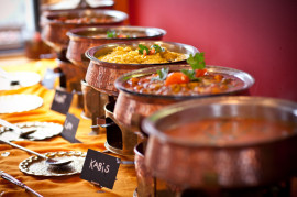 veganes Currybuffet im SRIGNAGS-Restaurant: immer am ersten Donnerstag des Monats